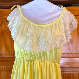 Prom or Evening Dress Size Small;Lace Off or On  Shoulder;Beautiful Yellow Color